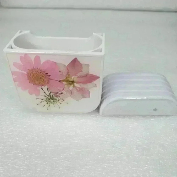 Real Flower AirPod Case 3 - Picture 2 of 6